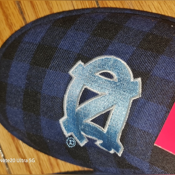 Men's North Carolina Tar Heels Slippers M - Picture 4 of 7